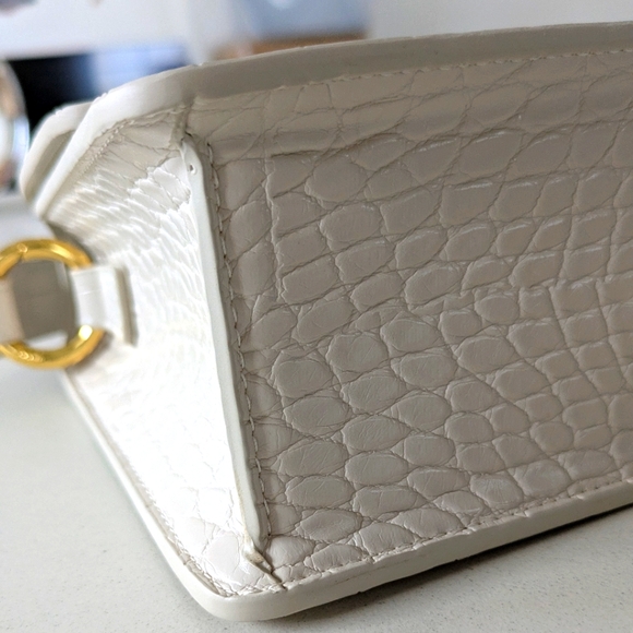 JW PEI Cream Top Handle Bag with Longer Strap Option And Gold Hardware - Picture 6 of 11